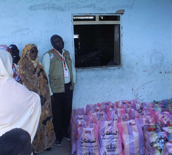 نموزج توزيع السلة الغذائية بمراكز ايواء  النازحين من الحرب بمحلية كوستي 2023م 